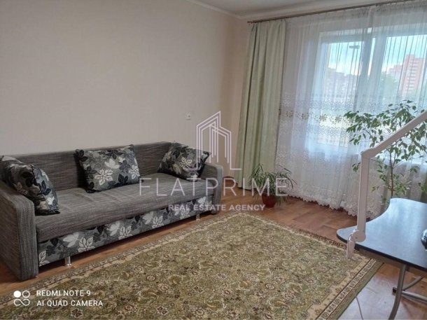 Ясинуватський провулок, 11
